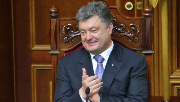 ​"Мы уже 76-е!" - Порошенко с гордостью рассказал о новом важном экономическом достижении Украины