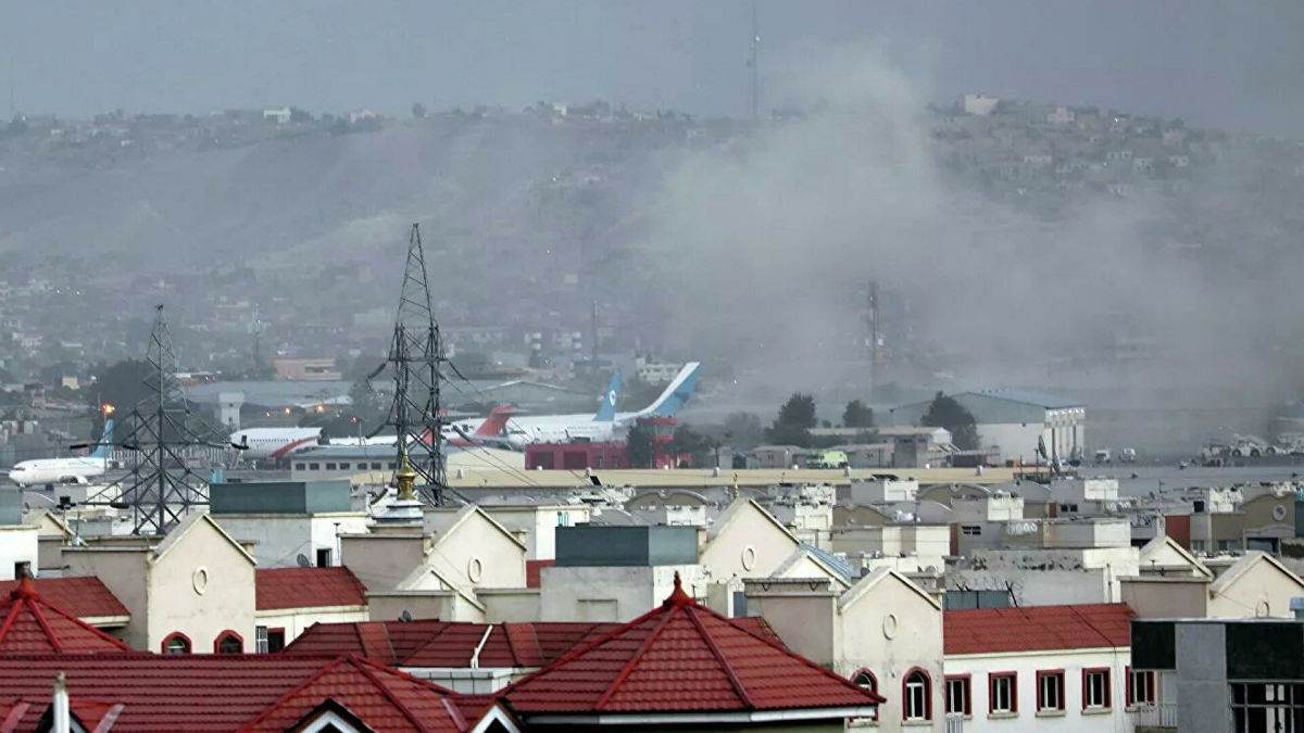 Аэропорт Кабула обстреляли ракетами – Байден сделал заявление