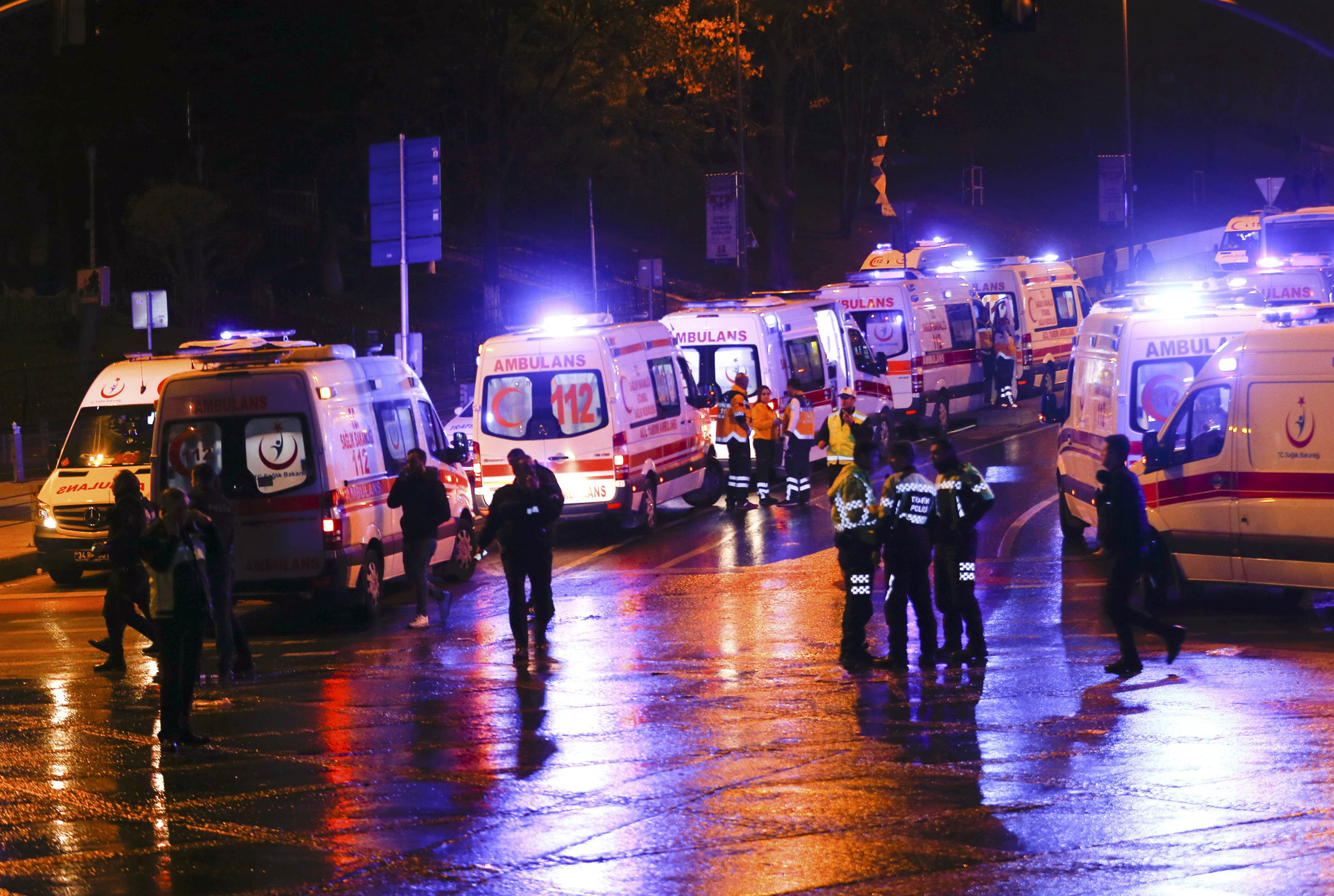 Большинство погибших при взрыве в Стабмуле – полицейские: СМИ рассказали первые подробности шокирующего теракта