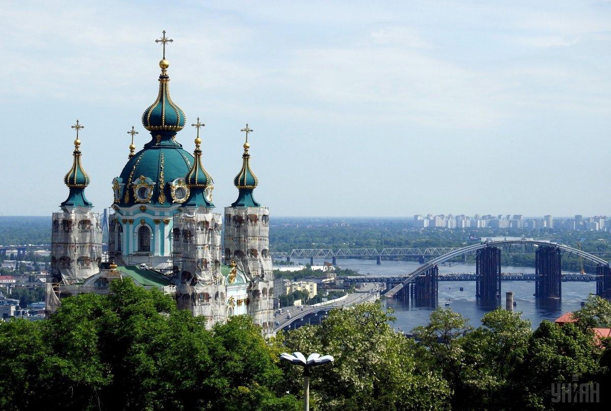 На Андреевскую церковь в Киеве был совершен налет - подробности и фото дерзкого нападения