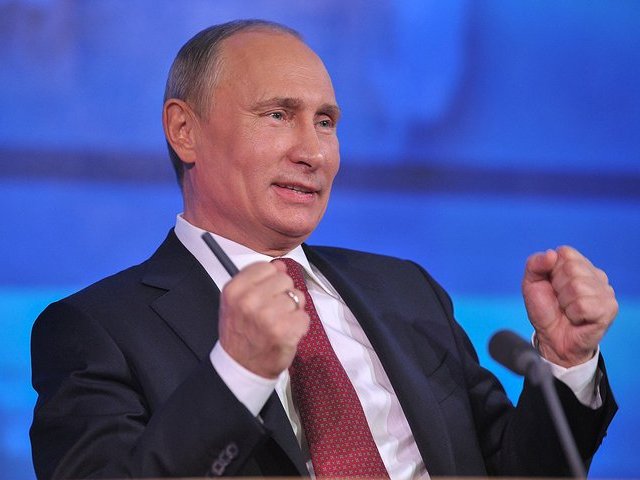 Песков считает Путина лидером, который имеет феноменально высокий рейтинг доверия