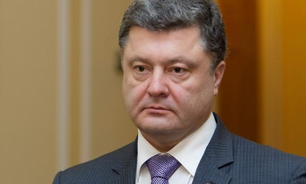 Порошенко просит председателя Еврокомиссии поддержать ввод миротворцев в Донбасс
