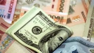 Курс доллара в обменных пунктах Украины в продаже сохранился – 16,53 грн/долл