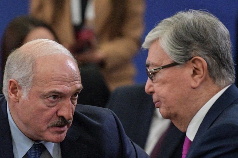 Лукашенко позвонил Путину и Токаеву, чтобы обсудить бунты в Казахстане
