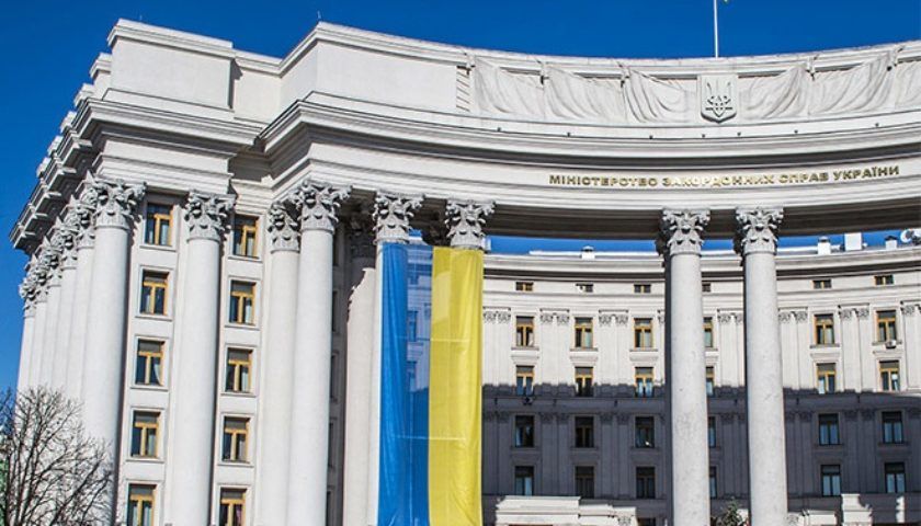 Переговоры по Донбассу без Украины: МИД ответил на план Кремля