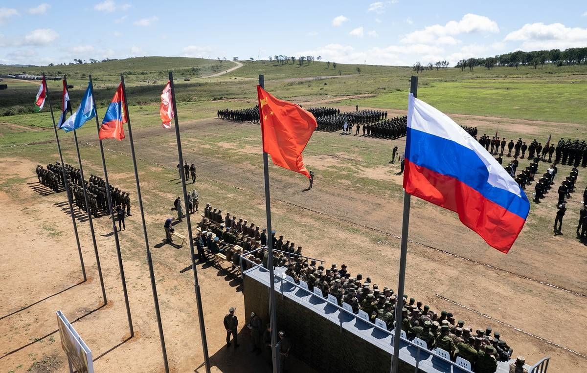 ​"Враг готовит иллюзию массированного наступления в Украине на трех направлениях", – Жданов