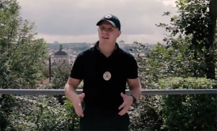 ​Молодые и свободные: патрульные полицейские из Львова зачитали рэп ко Дню Независимости Украины – кадры