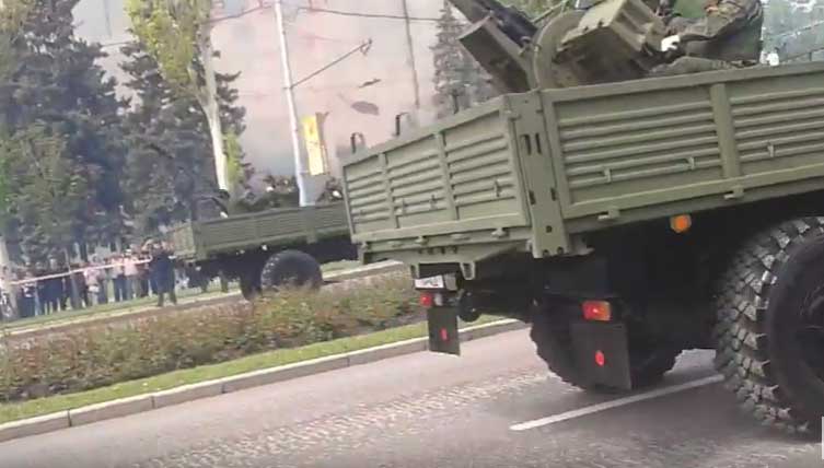 ​Дончане о Параде Победы: “Пока наши ветераны умирают с голода, боевики устроили шабаш в Донецке и уничтожают все”