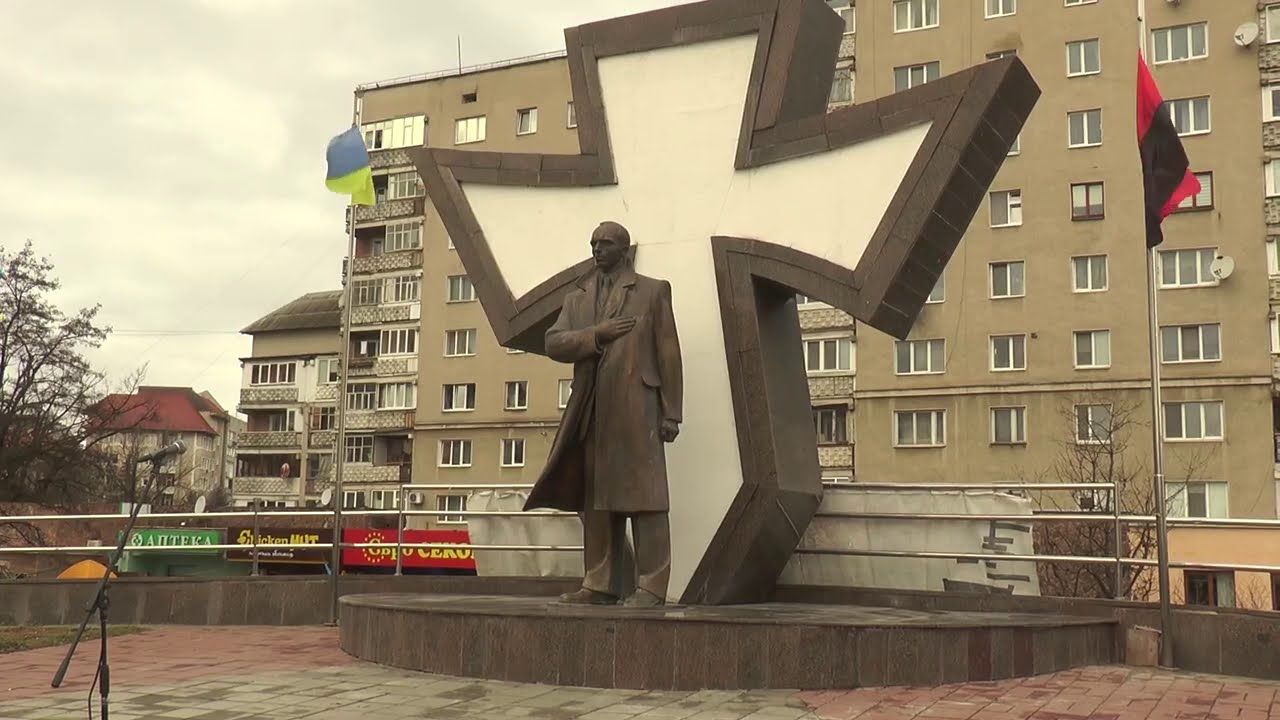 ​"Дядя Вова, мы с тобой!" – Невзоров во флешмобе про Бандеру упомянул российских школьников