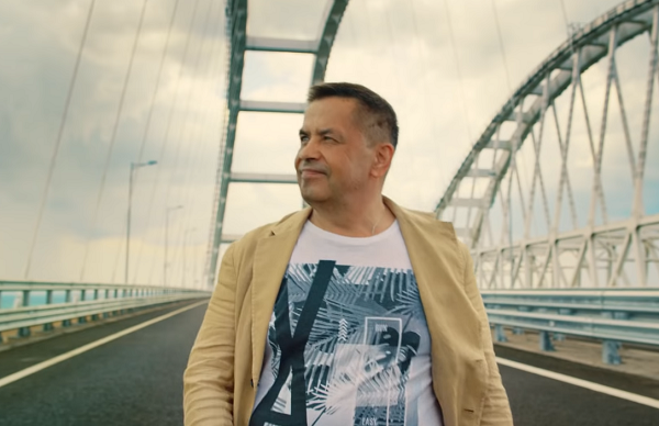 Любимая группа Путина "Любэ" выпустила "хит" про Крымский мост: соцсети смеются над "шедевром" о Крыме