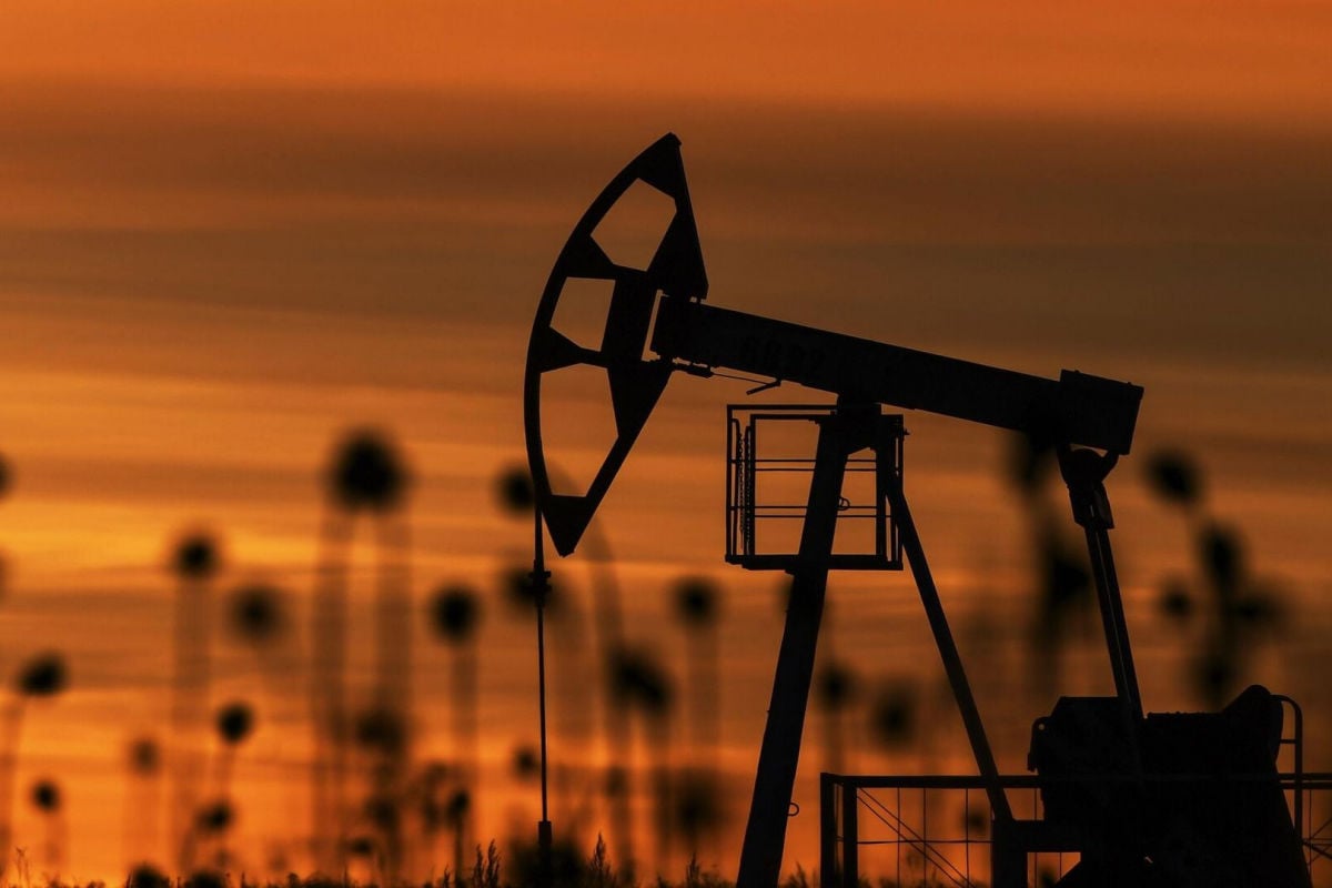 Минус 500 000 баррелей в сутки: РФ начала сокращать добычу нефти, следующий этап - закрытие месторождений