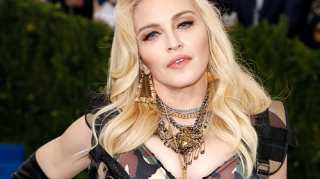 Мадонна сообщила о выставленном Россией штрафе в 1 млн долларов