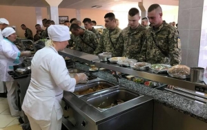 матиос, военный прокурор, хога, харьков, таракан, прусак, столовая, еда, коррупция, скандал, харьковский университет воздушных сил